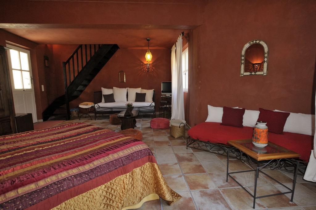 Mas De Lure Bed & Breakfast Salon-de-Provence Eksteriør bilde