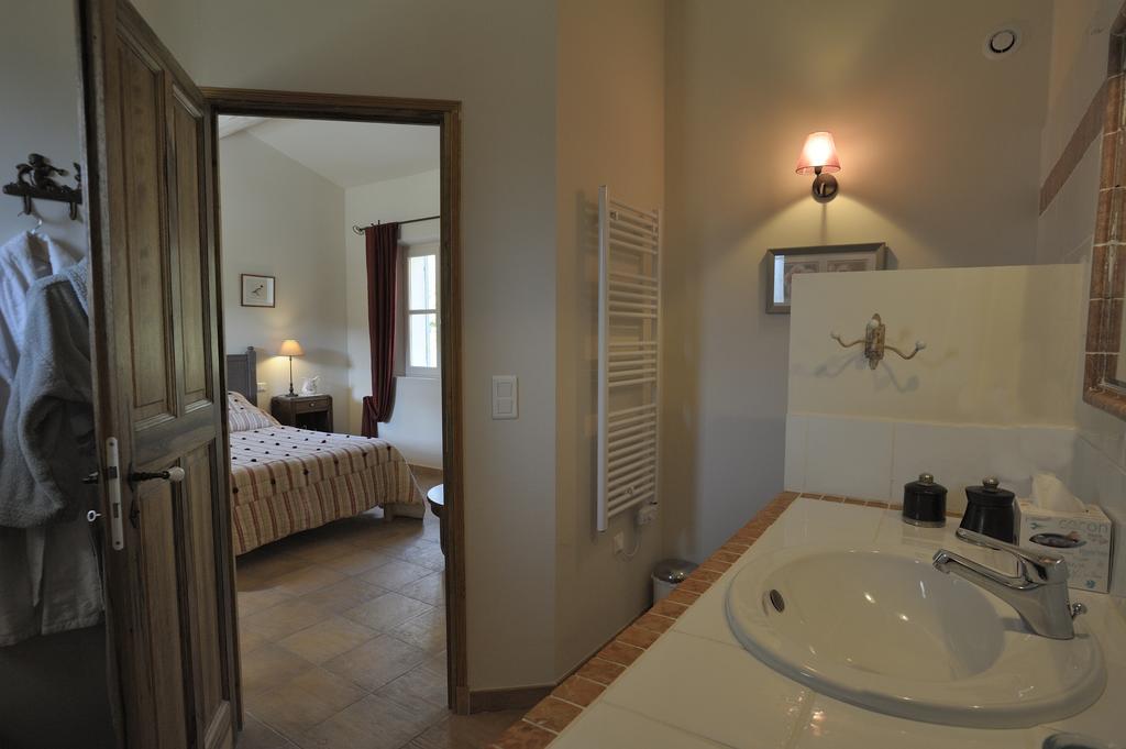Mas De Lure Bed & Breakfast Salon-de-Provence Eksteriør bilde