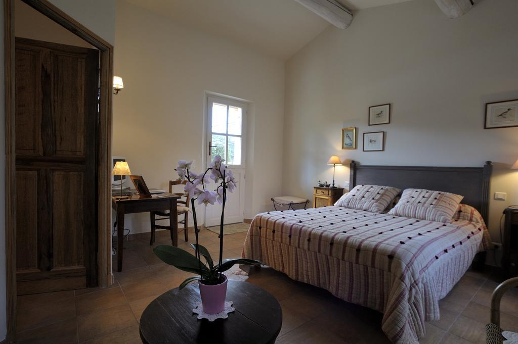 Mas De Lure Bed & Breakfast Salon-de-Provence Eksteriør bilde