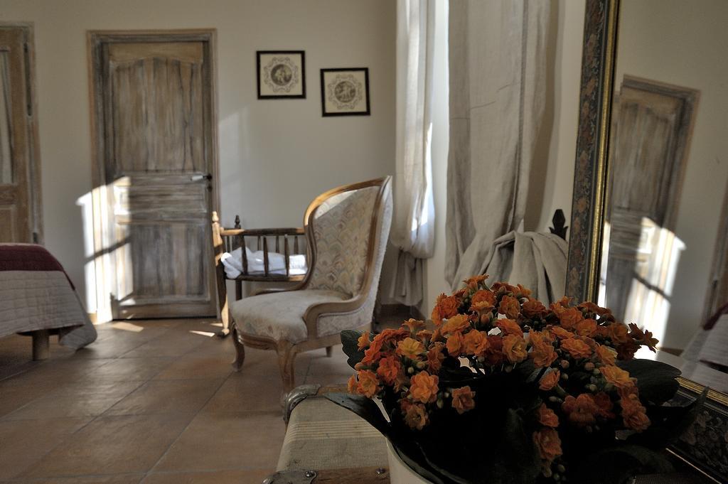 Mas De Lure Bed & Breakfast Salon-de-Provence Eksteriør bilde