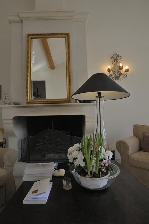 Mas De Lure Bed & Breakfast Salon-de-Provence Eksteriør bilde