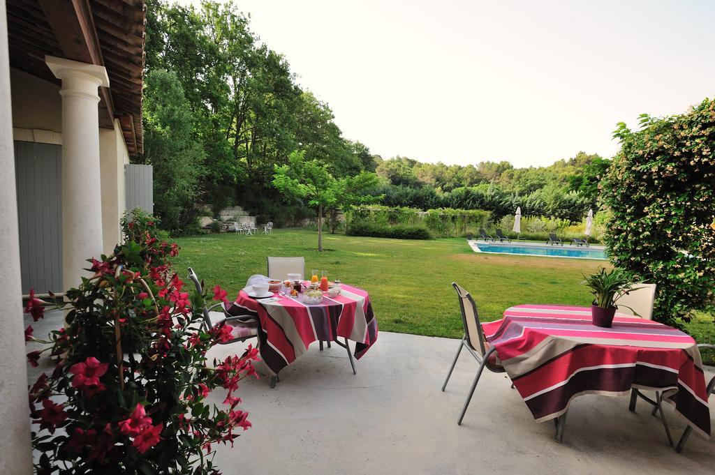 Mas De Lure Bed & Breakfast Salon-de-Provence Eksteriør bilde